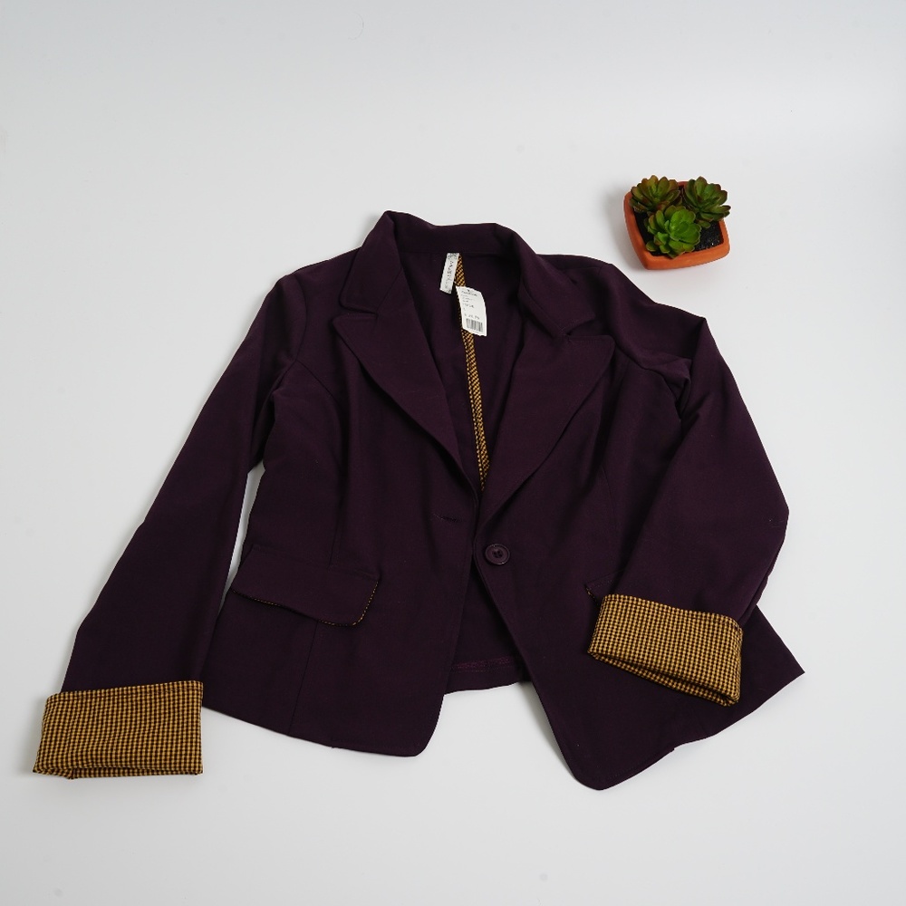 5/$25 - Purple Blazer with Yellow/Black Accents
